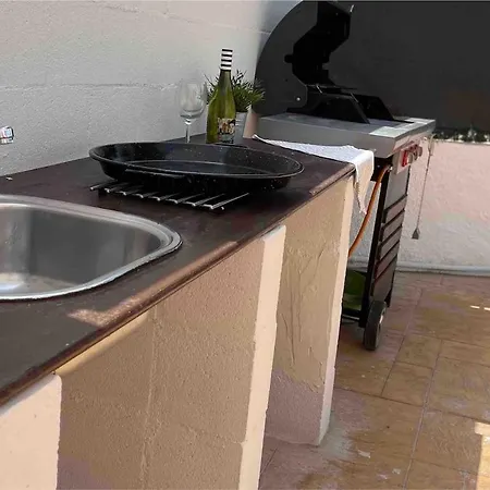 Tgnfunfam - Private Terrace, Bbq, Pool And Beach! Holiday home *