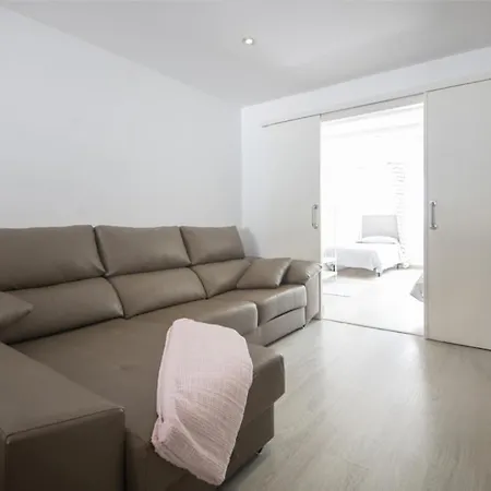 Tgnfunfam - Private Terrace, Bbq, Pool And Beach! Holiday home