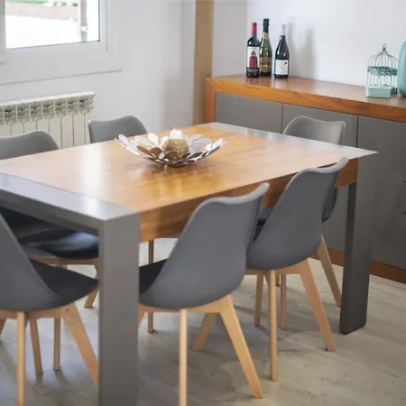 Tgnfunfam - Private Terrace, Bbq, Pool And Beach! Holiday home